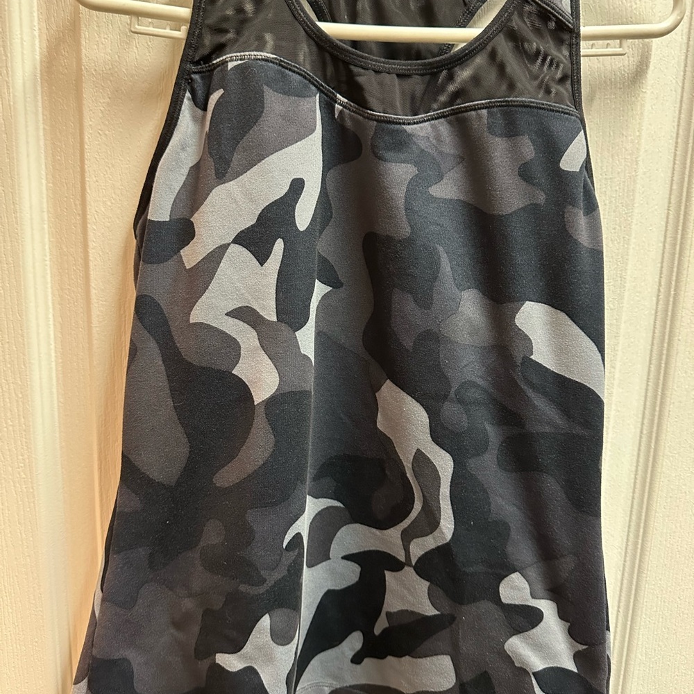 Athleta Women's Camouflage Tank Top no pads size S/ NWOT A23 - Picture 1 of 3